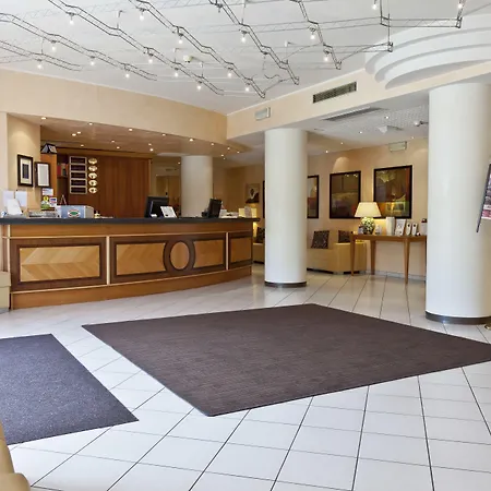 Una Hotels Occhiobello Отель 4*