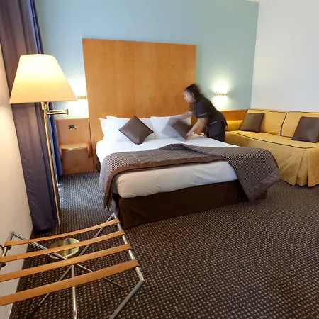 Отель Una Hotels Occhiobello Оккьобелло