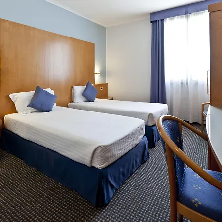 Отель Una Hotels Occhiobello Оккьобелло