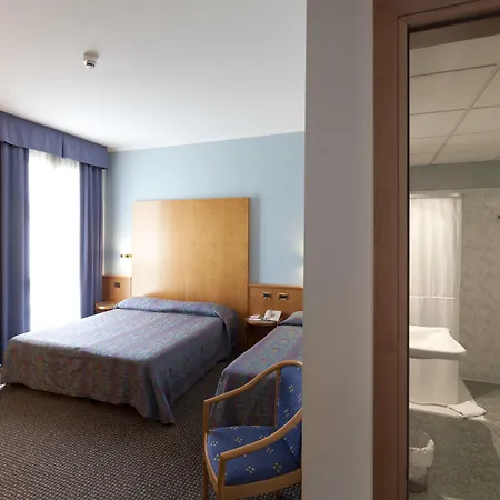 Una Hotels Occhiobello Отель 4*