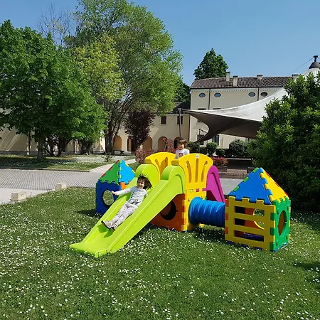 Отель Una Hotels Occhiobello 4*
