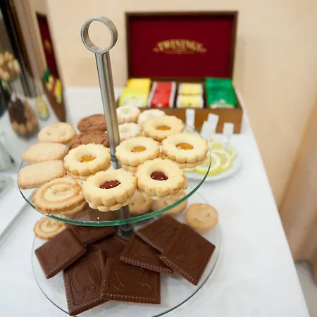 Отель Una Hotels Occhiobello