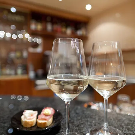 Hotel UNA HOTELS Occhiobello 4*