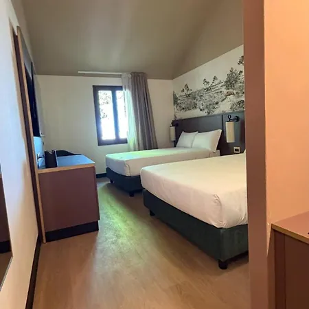 Una Hotels Occhiobello Отель Оккьобелло