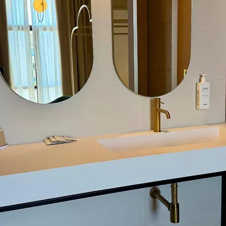 Отель Una Hotels Occhiobello 4*