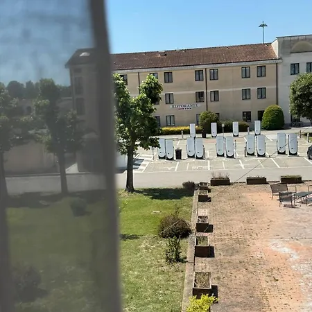 Отель Una Hotels Occhiobello