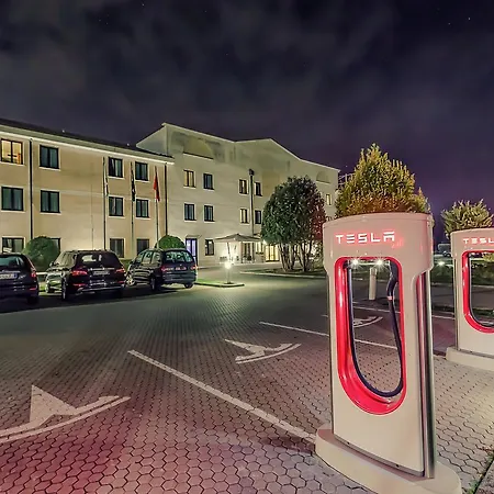 Una Hotels Occhiobello Отель 4*