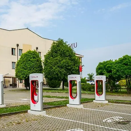 Отель Una Hotels Occhiobello Оккьобелло