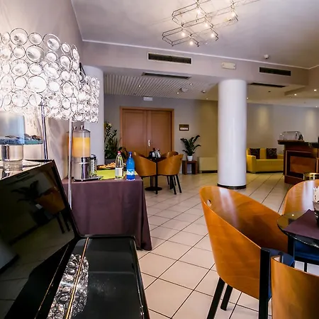 Отель Una Hotels Occhiobello Оккьобелло