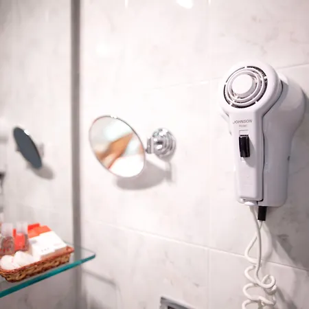 מלון Una Hotels Occhiobello אוקיובלו