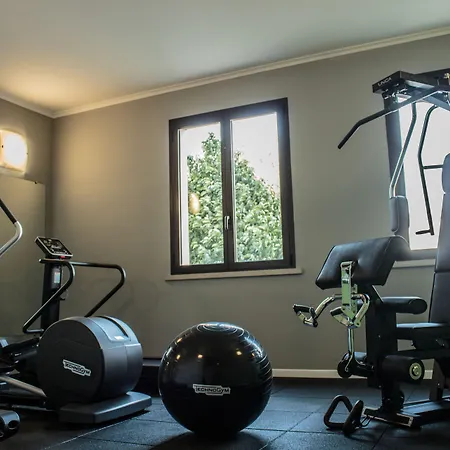 מלון Una Hotels Occhiobello 4*