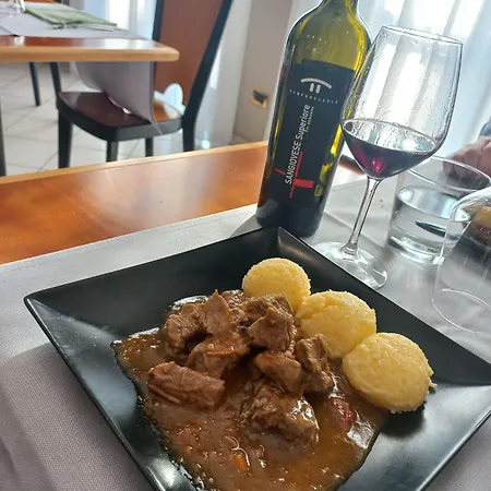 Una Hotels Occhiobello אוקיובלו